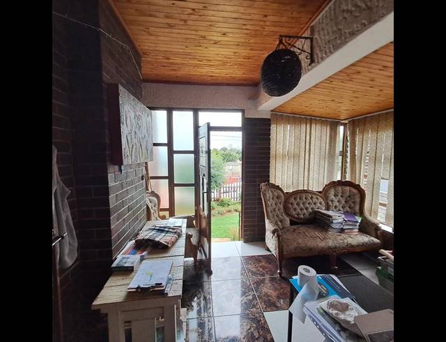 3 BEDROOM HOUSE FOR SALE IN HAMBERG